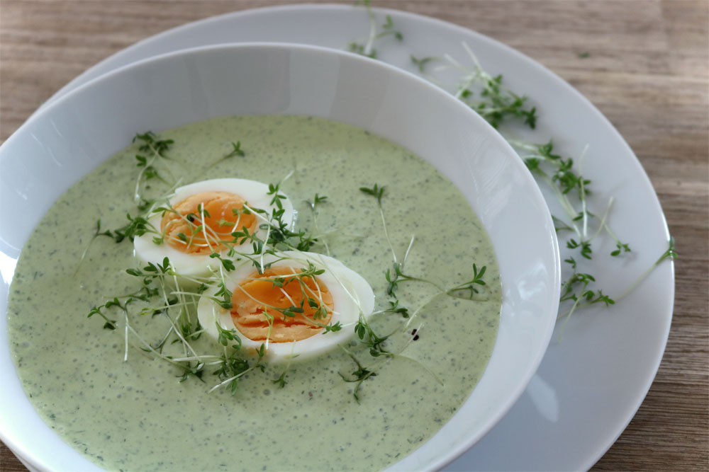 rankfurter Grüne Sauce mit Kräutern aus dem Garten